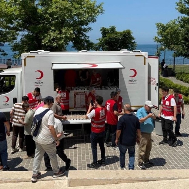 Genç Kızılay'dan anlamlı hareket