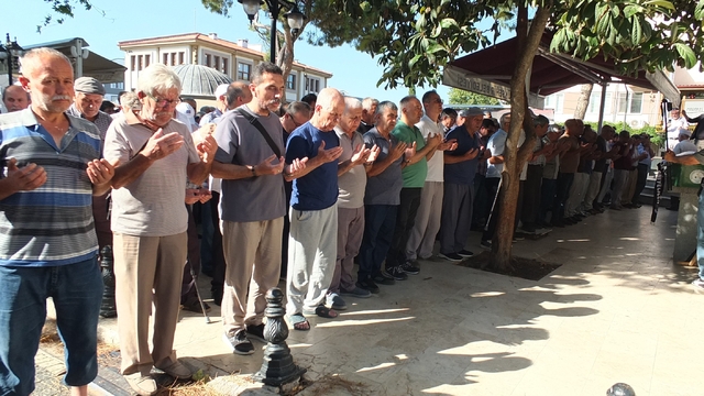 Burhaniye'de Gazeteci Şenol Torlak hayatını kaybetti