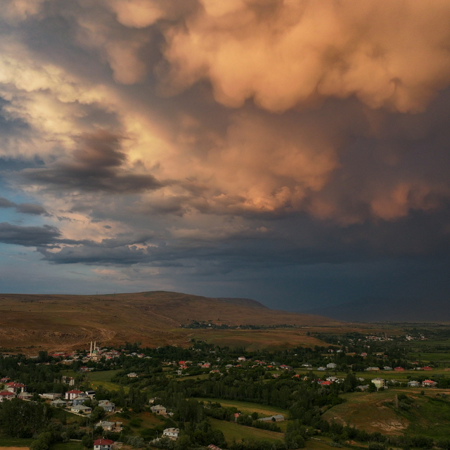 Van'da "Mammatus Bulutları" görüldü