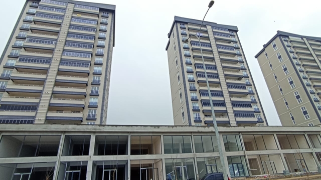 42 kişinin öldüğü Bad-ı Saba Konutları'na ilişkin 2 kamu görevlisi hakkında dava açıldı