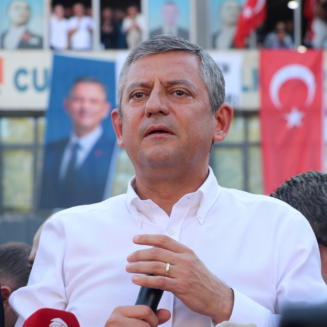 CHP Grup Başkanı Özel, Gaziantep'te temaslarda bulundu