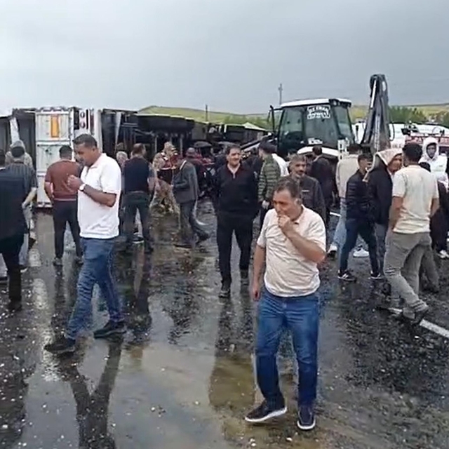 Ağrı'da 2 trafik kazasında 1 kişi öldü, 6 kişi yaralandı
