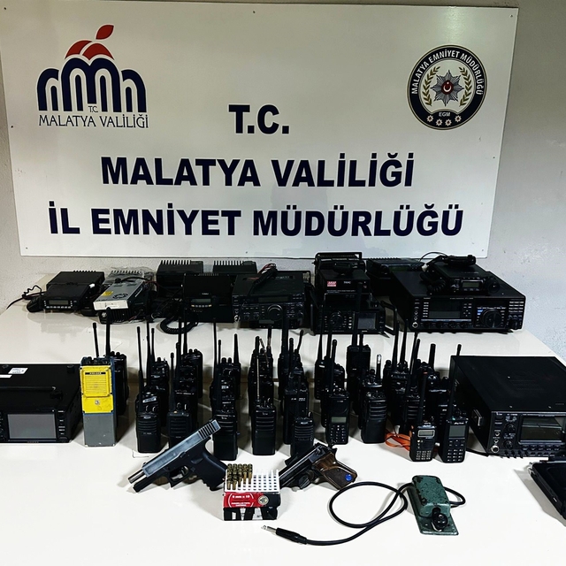 Malatya'da emniyet frekanslarını dinleyen 6 şüpheliye operasyon