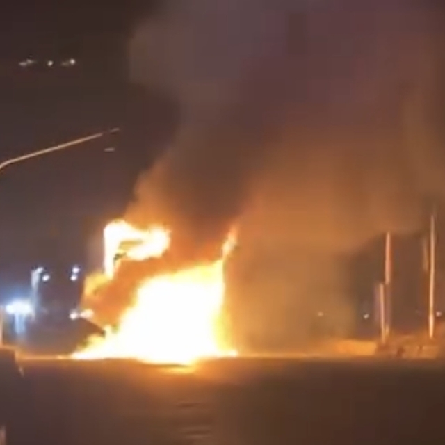 Hatay'da seyir halindeki TIR yandı