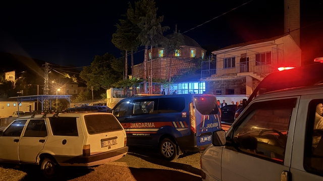 Kayseri'de cami avlusunda bıçaklı saldırıya uğrayan 2 kişi öldü