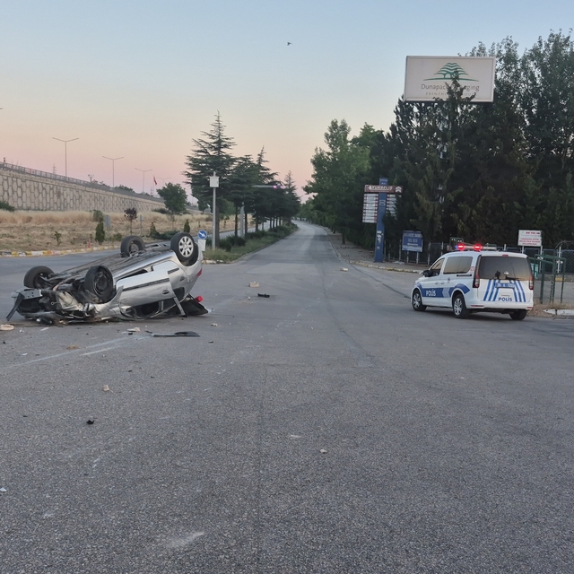 Eskişehir'de kontrolden çıkan otomobil takla attı: 1 yaralı
Kazanın ardında...