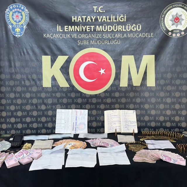 Faizle para vererek kumar bağımlılarını borç batağına düşüren tefecilere op...