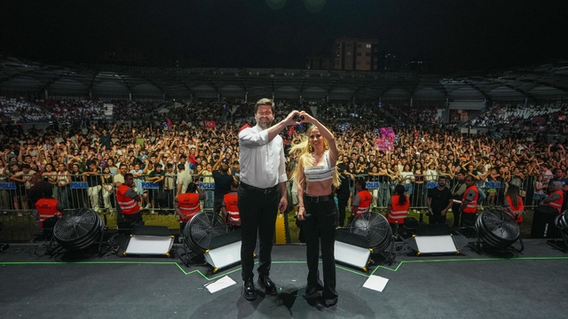 YKS sonrası gençler Derya Uluğ konserinde buluştu