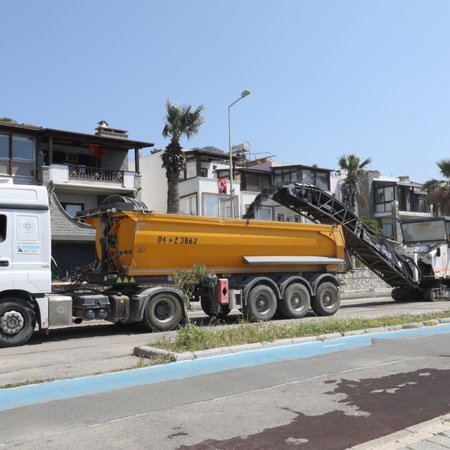 Muğla Büyükşehir 7 şantiyesiyle Muğla'nın yol ağını güçlendiriyor