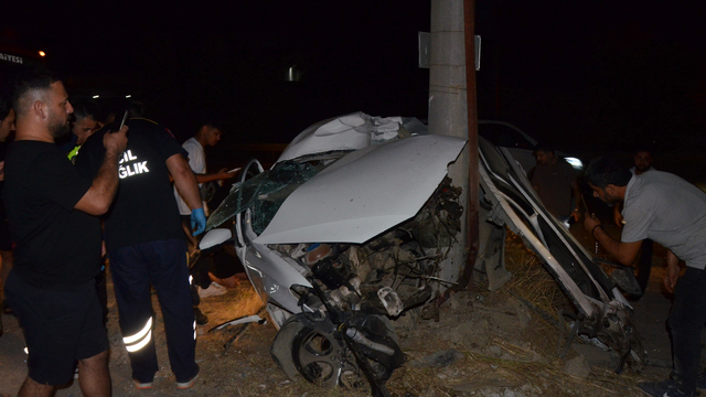 Direğe çarpan otomobilin sürücüsü öldü