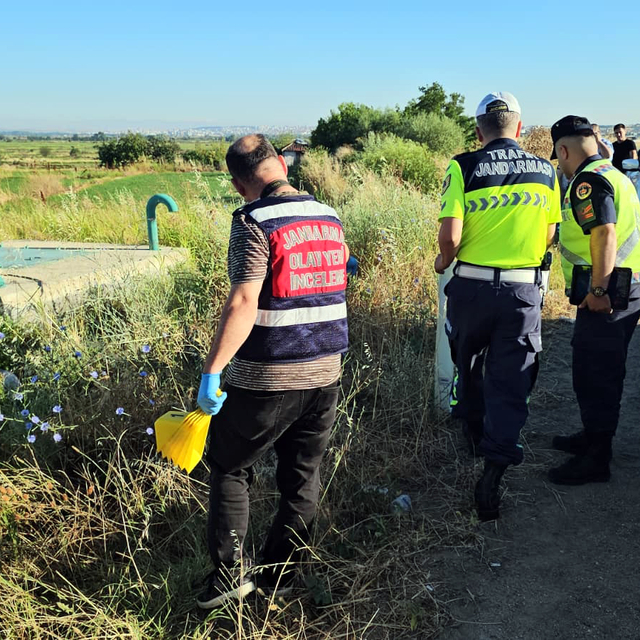 Kayıp olarak aranırken sulama kanalında motosikletinin yanında cansız beden...