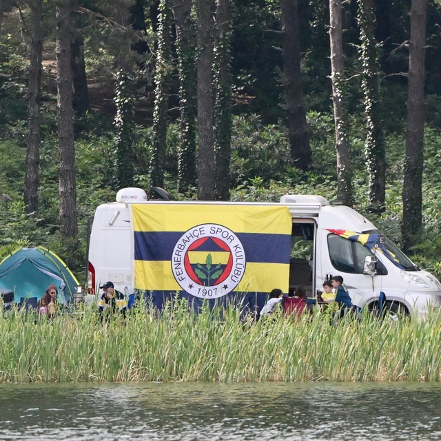 Mesafe ve mekan tanımayan "Fenerbahçe" aşkıyla 1280 rakımlı yaylada kamp ku...