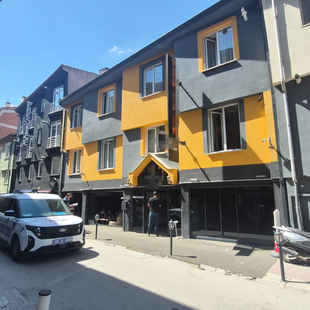 Eskişehir'de 30 yaşındaki genç adam evinde ölü bulundu
Belediye tabibi genç...