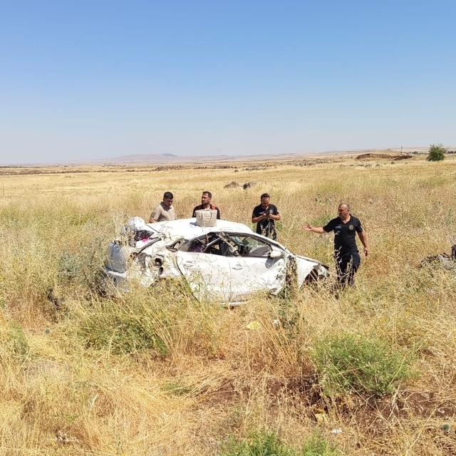 Şırnak'ta şarampole devrilen otomobildeki 1'i bebek 5 kişi yaralandı