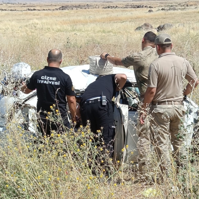 Şırnak'ta otomobil şarampole devrildi: 1'i bebek 5 yaralı