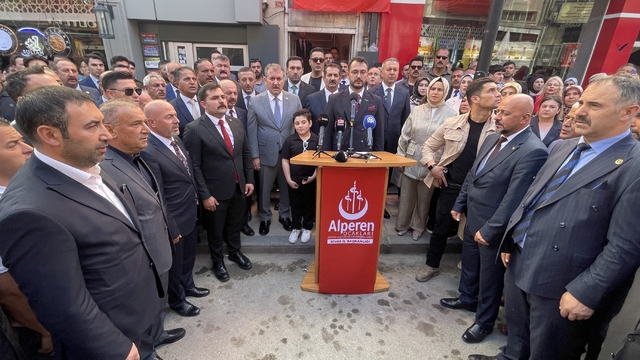 BBP Genel Başkanı Destici: "Muhsin Yazıcıoğlu davasının sonuçları birkaç ay gibi kısa bir süre içerisinde toplum ile paylaşılacaktır"
"Kimse Müslüman mahallesinde salyangoz satmaya yeltenmesin, haddini bildiririz"