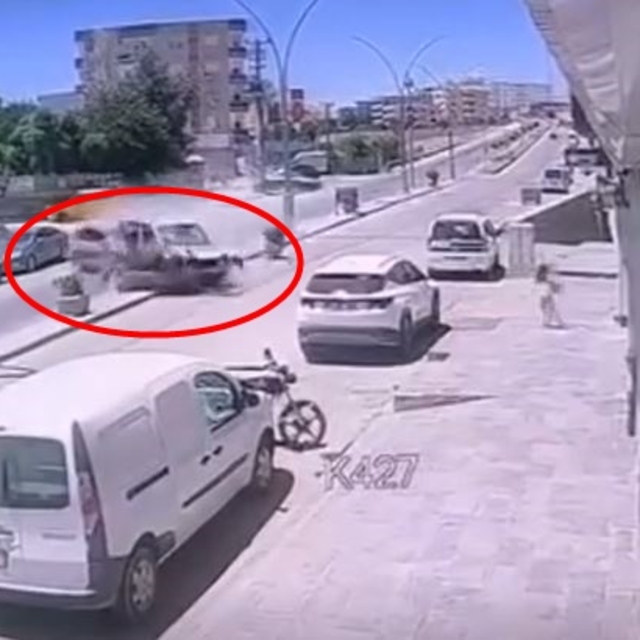 Cizre'de zincirleme kaza kamerada: 4 yaralı