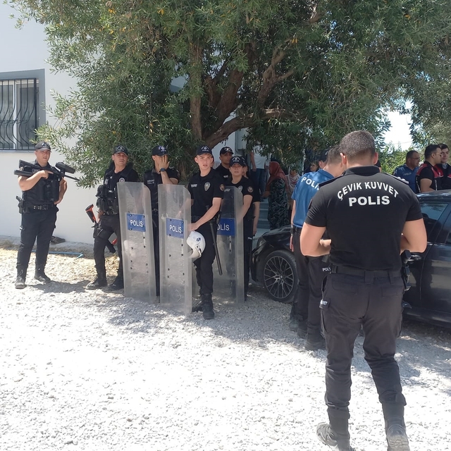 Manisa'da ot yangını sonrası taşlı sopalı kavga: 6 gözaltı