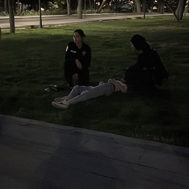 Kız çocuğu parkta baygın bulundu