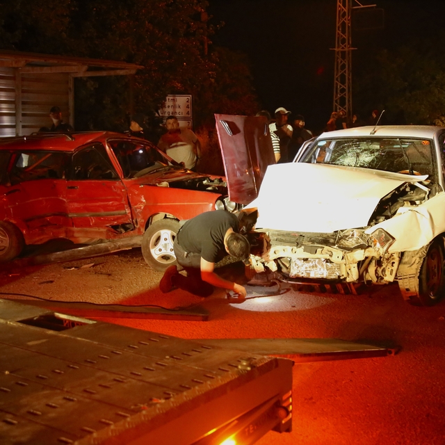 Kastamonu'da iki otomobil çarpıştı: 8 yaralı