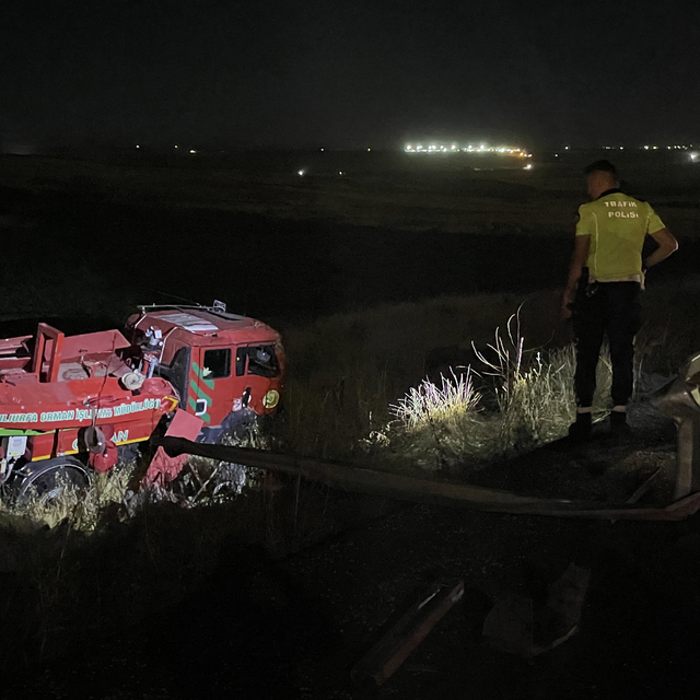 Şanlıurfa'da minibüs ile arazözün çarpıştığı kazada 8 kişi yaralandı