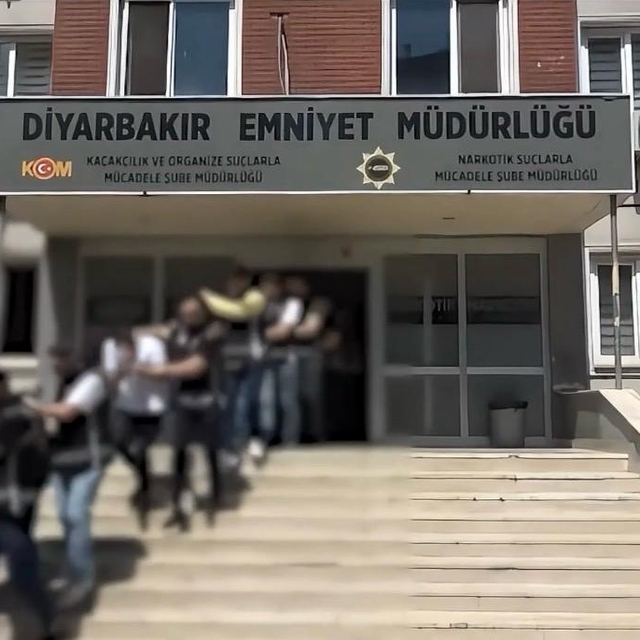 Diyarbakır'da silahlı suç örgütü şebekesi çökertildi: 40 gözaltı