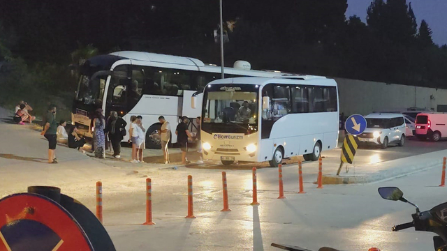 Rafting yapan 52 kişi gıda zehirlenmesi şüphesiyle hastaneye kaldırıldı