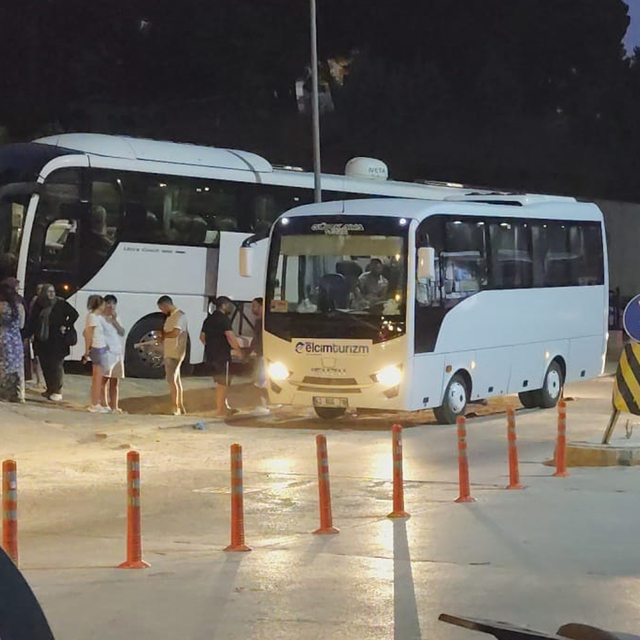 Rafting yapan 52 kişi gıda zehirlenmesi şüphesiyle hastaneye kaldırıldı