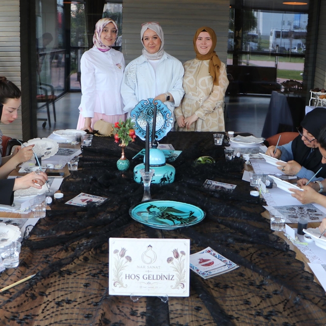 3 arkadaş, geleneksel Türk sanatlarını workshoplarla tanıtıyorlar