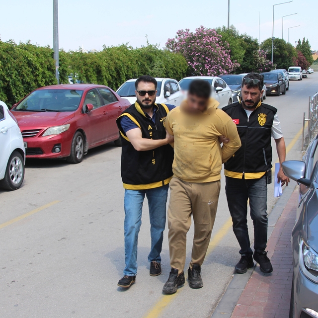 Gece kulübünden kovuldu, intikam için geldiği iş yerinde polis memurunu vur...