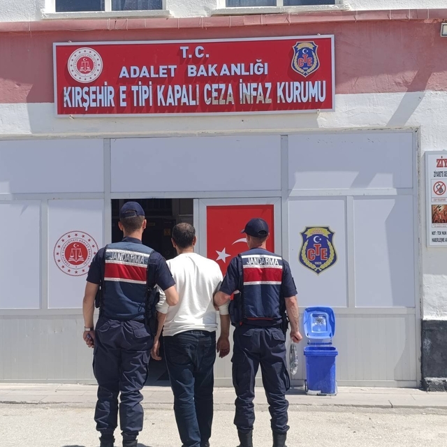 Kırşehir'de 2 firari hükümlü yakalandı