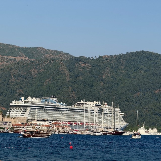 Marmaris'i bir haftada üç kruvaziyer ziyaret edecek