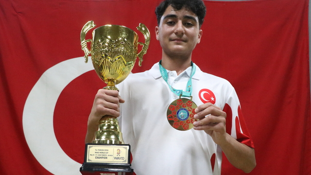 Ağabeyinin teşvikiyle başladığı kick boksta dünya şampiyonu oldu