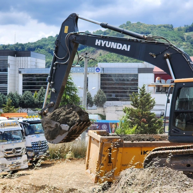 Gölcük'te dev spor kompleksinin hafriyat çalışmaları başladı