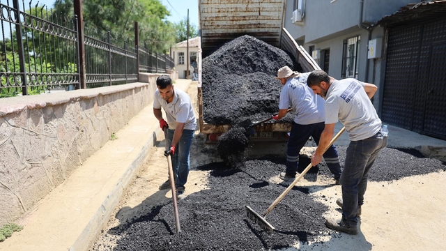 Şehzadeler'de 67 mahallede çalışmalar aralıksız devam ediyor