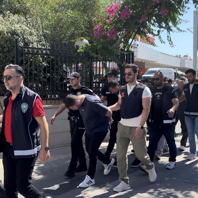 Muğla merkezli 4 ilde gözaltına alınan 18 göçmen kaçakçılığı şüphelisi adli...