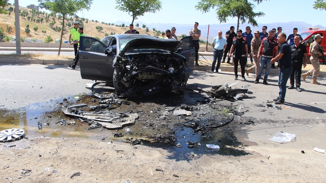 Şırnak'ta feci trafik kazası: Öğretmen hayatını kaybetti, 3 kişi yaralandı