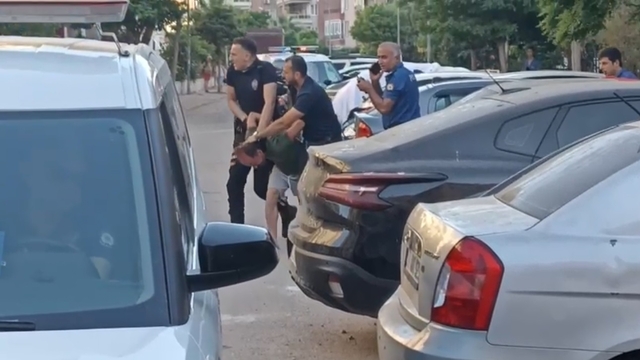 Evinin balkonundan havaya rastgele ateş açan şüpheli yakalandı