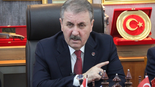 Destici: İstanbul Barosu sapkınlığa sahip çıkmıştır