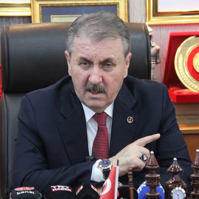 Destici: İstanbul Barosu sapkınlığa sahip çıkmıştır