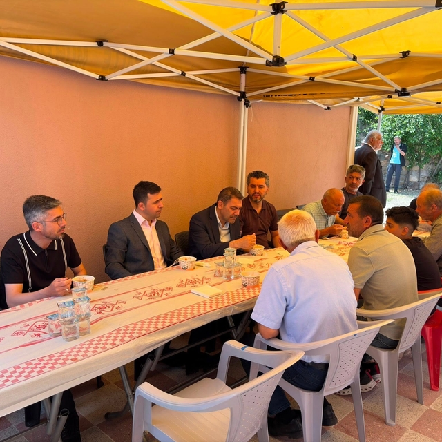 Suşehri'nde vatandaşlara aşure dağıtıldı