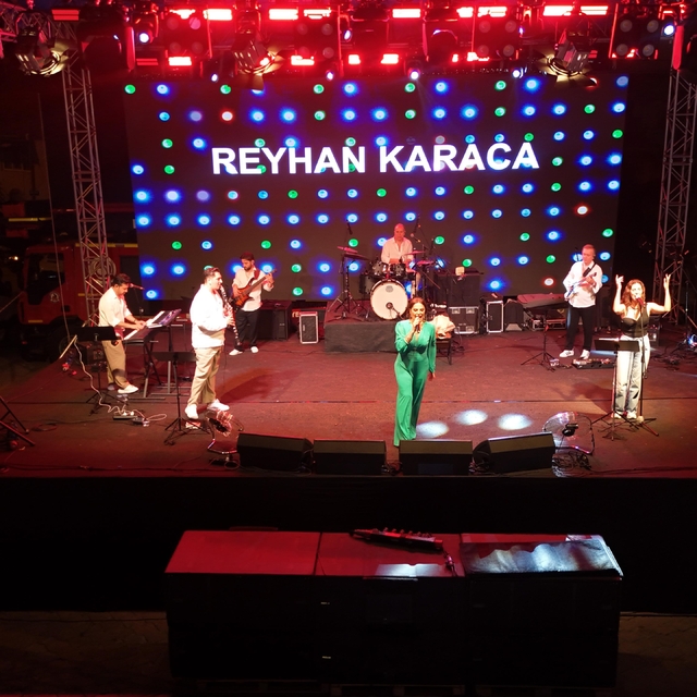48. Geleneksel Honaz Kiraz Festivali'nde Reyhan Karaca Rüzgarı
