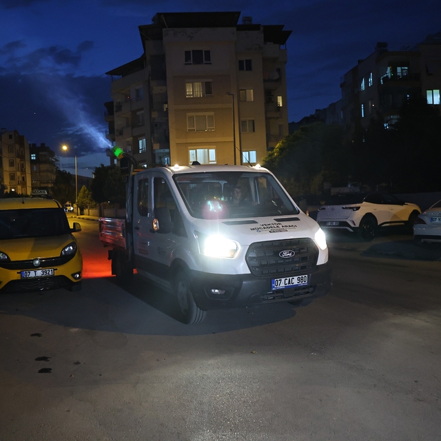 Büyükşehir'den gece vektör mesaisi
