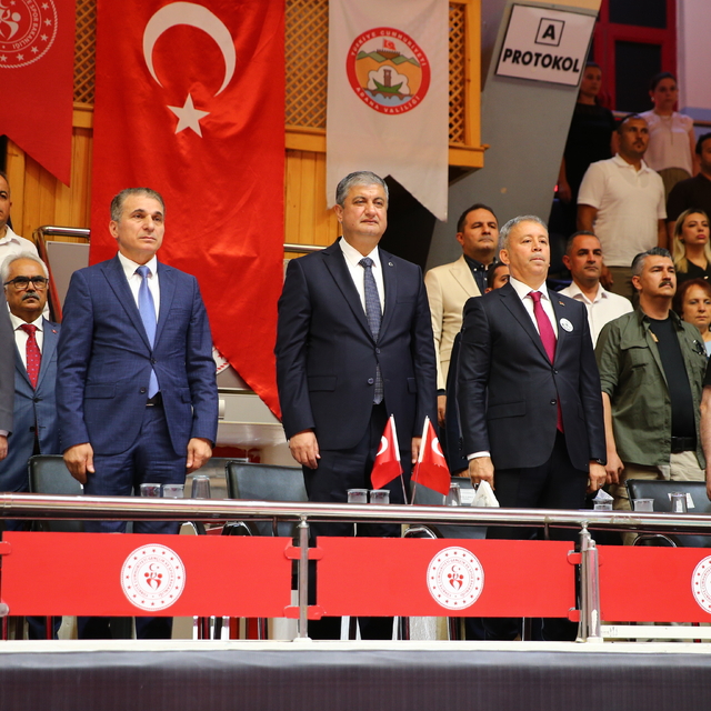 Adana ve Osmaniye'de spor okulları törenle açıldı