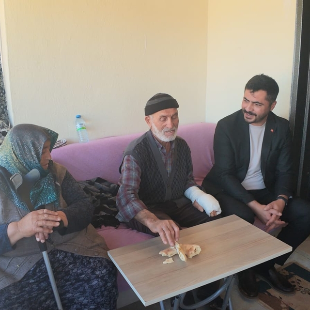 AK Parti Ulaş İlçe Başkanı Karacalar köyleri ziyaret etti