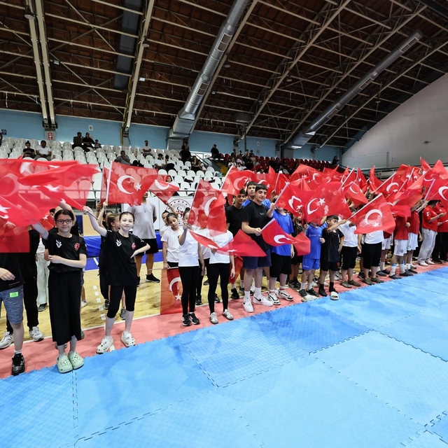 Manisa'da GSB Spor Okulları ile 36 branşta ücretsiz spor eğitimi başladı