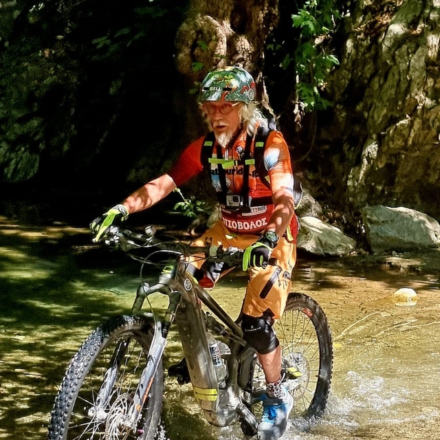 Ege'nin iki yakası dostluk için pedal çevirdi