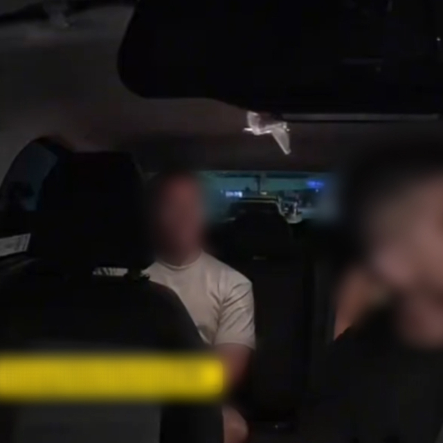 Yolunu kestiği taksiciyle tartışıp, araçtaki turistlerde korkuya neden olan...