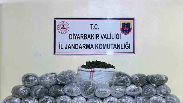 Diyarbakır'da yaklaşık 55 kilo uyuşturucu ele geçirildi