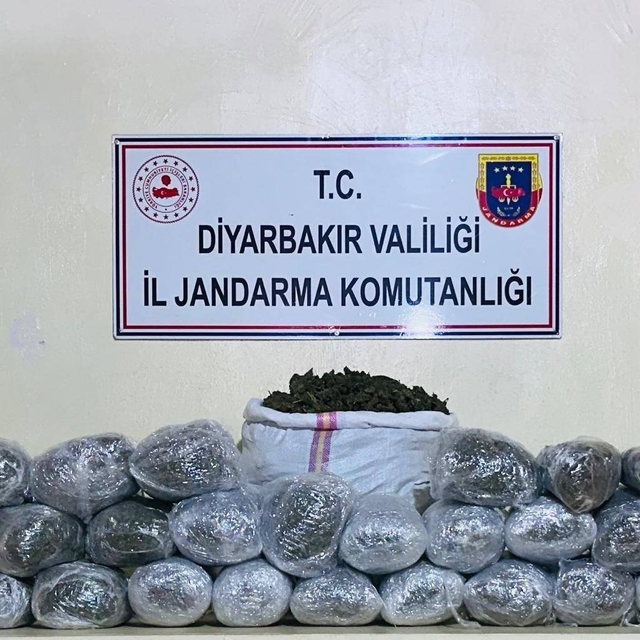 Diyarbakır'da yaklaşık 55 kilo uyuşturucu ele geçirildi